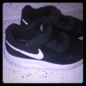 Kids size 6 nike shoes